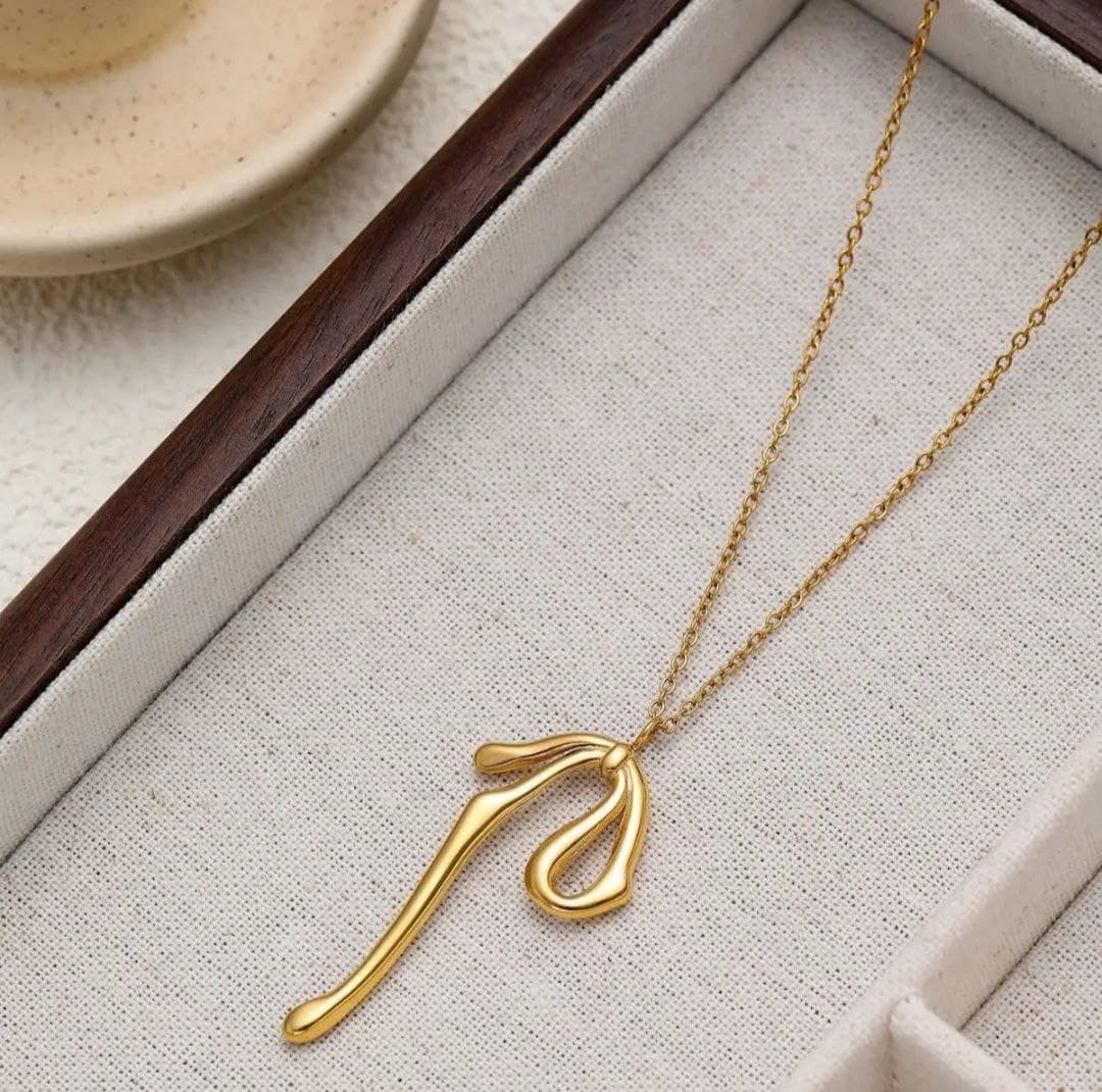 Trendy knot Bow Necklace minimal jewellery by Elvarra