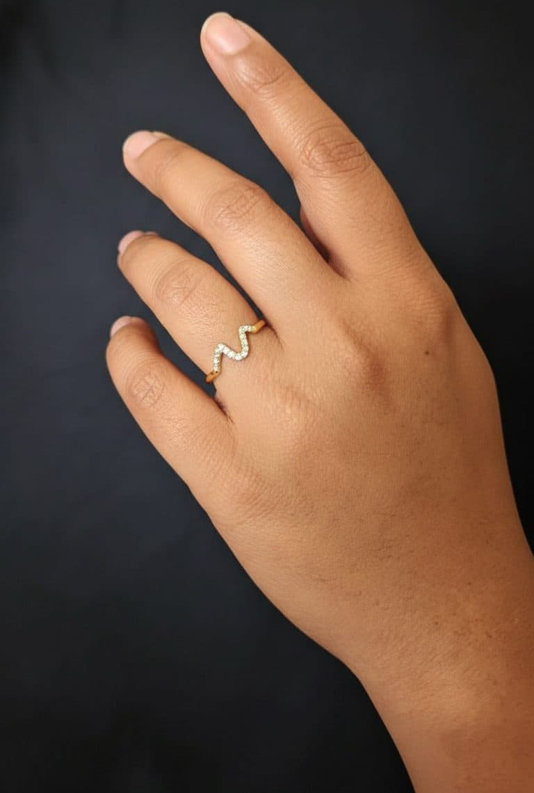 Steel Simple Wavy Style Zircon-encrusted Ring High-quality stainless steel jewellery by Elvarra